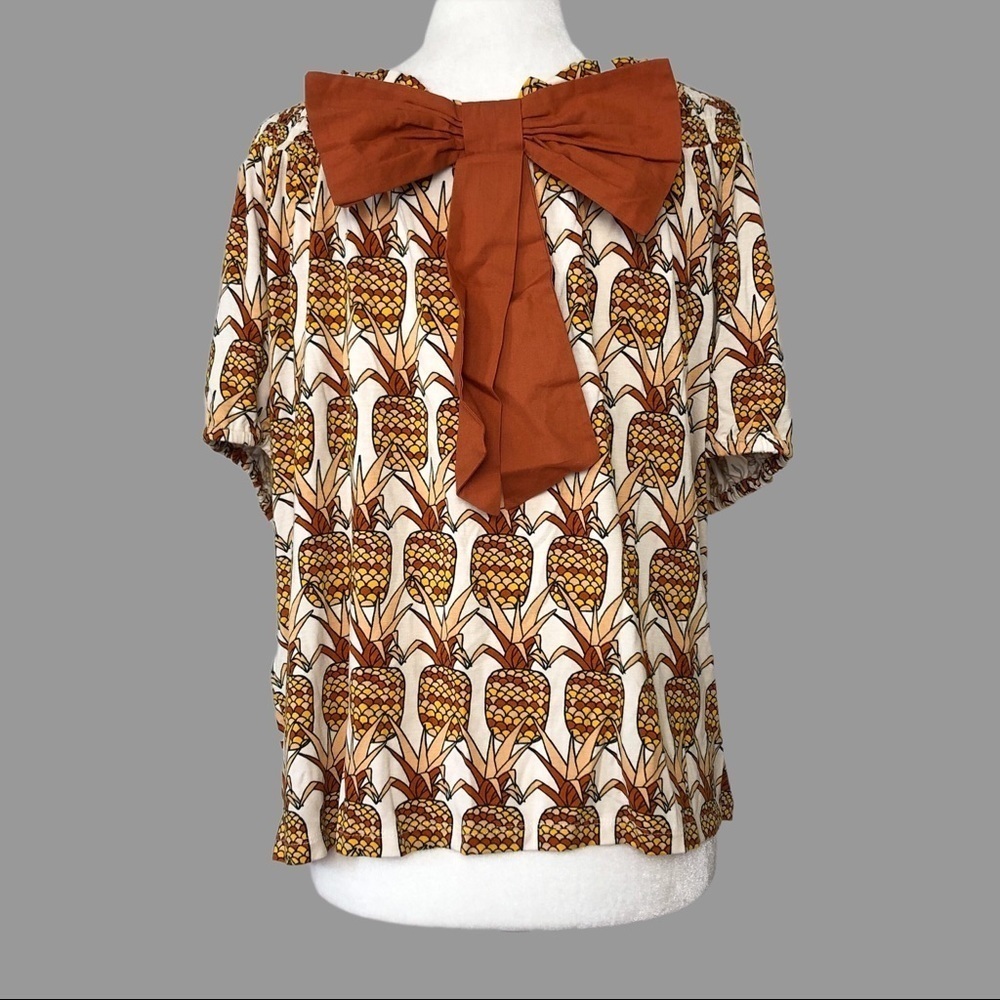 💛 L 💛 NWT Off The Shoulder Back Bow Pineapple Anthro Blouse